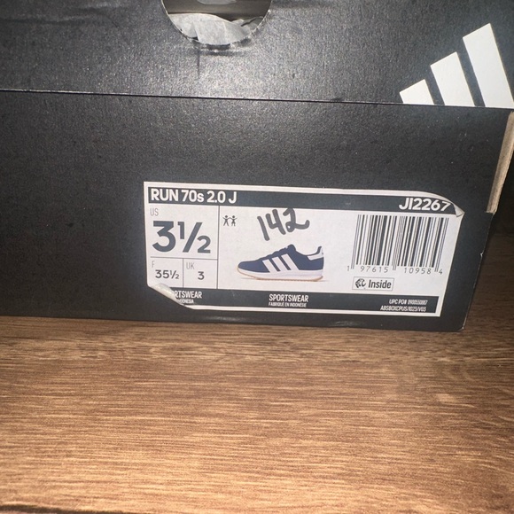Adidas Run 70s 2.0 kids shoes size 3.5 - Picture 6 of 6